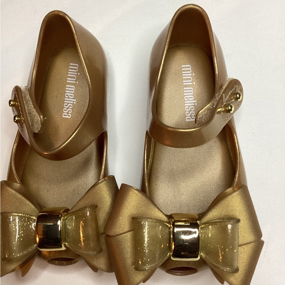 Mini Melissa Shiny Gold girls Shoes - Picture 2 of 13
